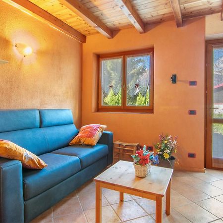 Lake And Mountain Holiday Sacco  Exterior foto