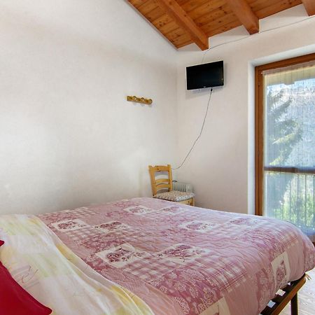Lake And Mountain Holiday Sacco  Exterior foto