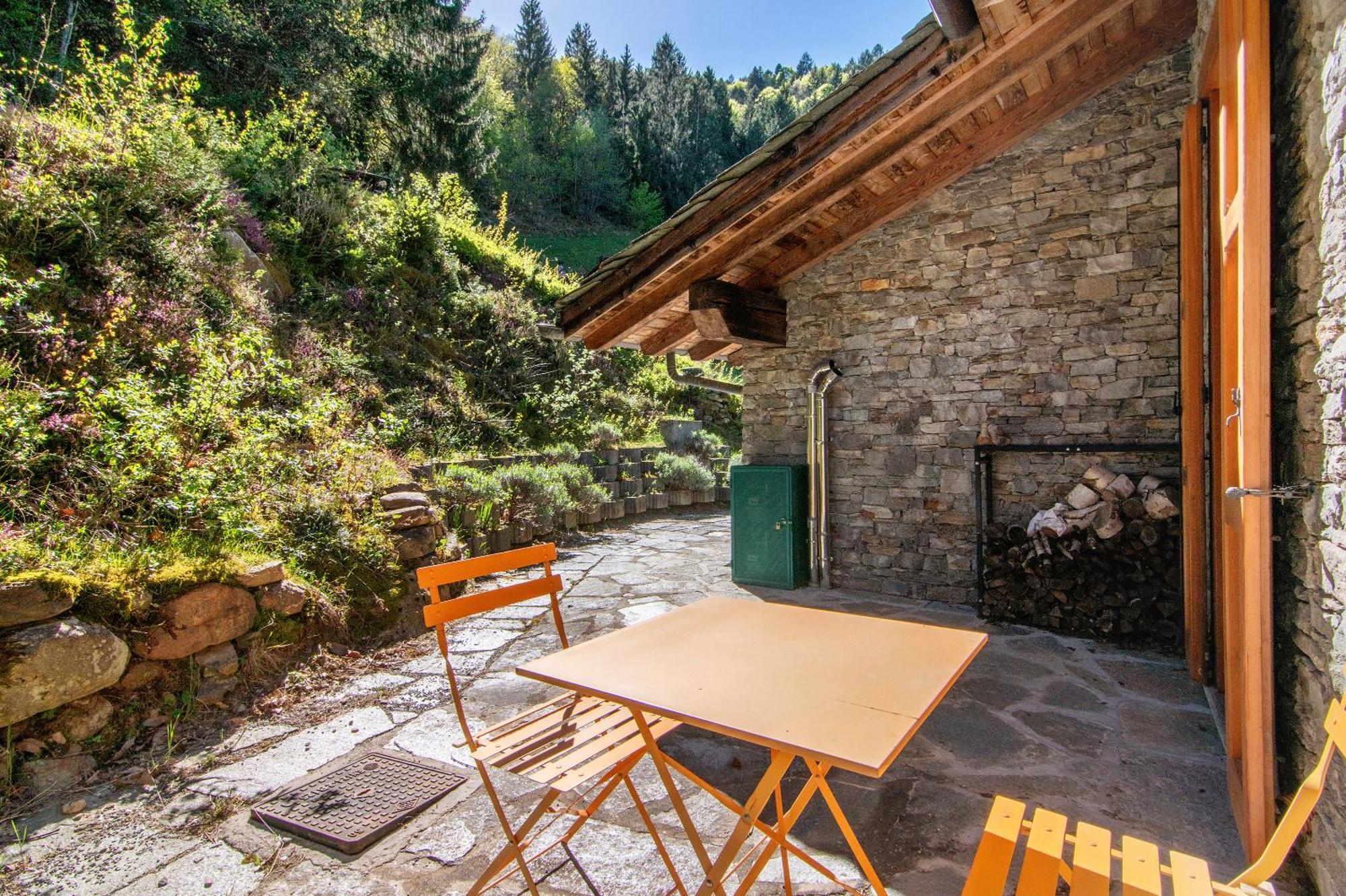 Lake And Mountain Holiday Sacco  Exterior foto